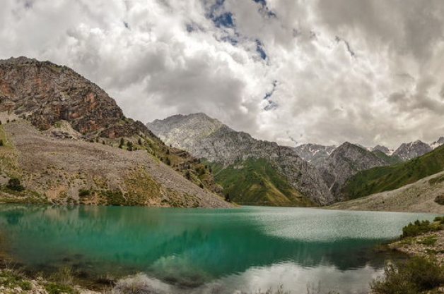 7 Excursion flight to Badak Lake