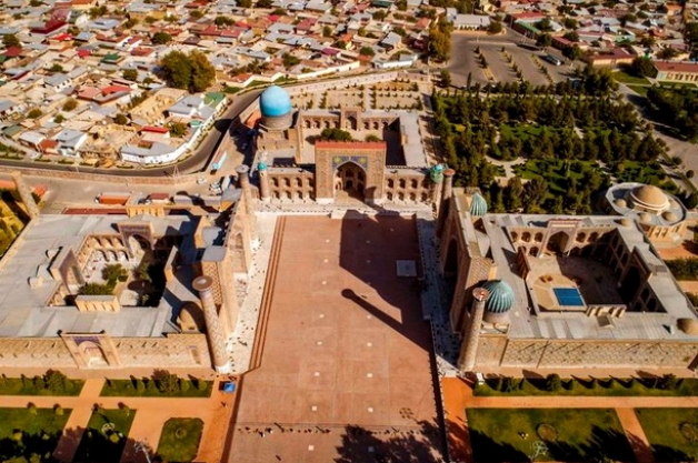 1 Inlands-Hubschrauberflüge innerhalb Usbekistans: Taschkent-Samarkand-Taschkent